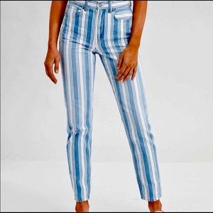 American Eagle mom jeans